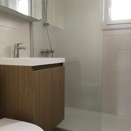 Magnifique T2 En Bord De Mer, 4 Couchages, Terrasse, Parking, A Pied, Proche Commerces Et Aqualand - Fr-1-81-56 *