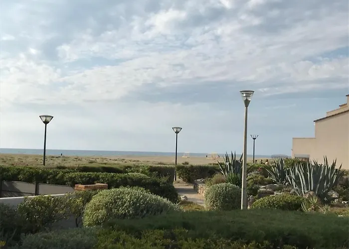 Magnifique T2 En Bord De Mer, 4 Couchages, Terrasse, Parking, A Pied, Proche Commerces Et Aqualand - Fr-1-81-56
